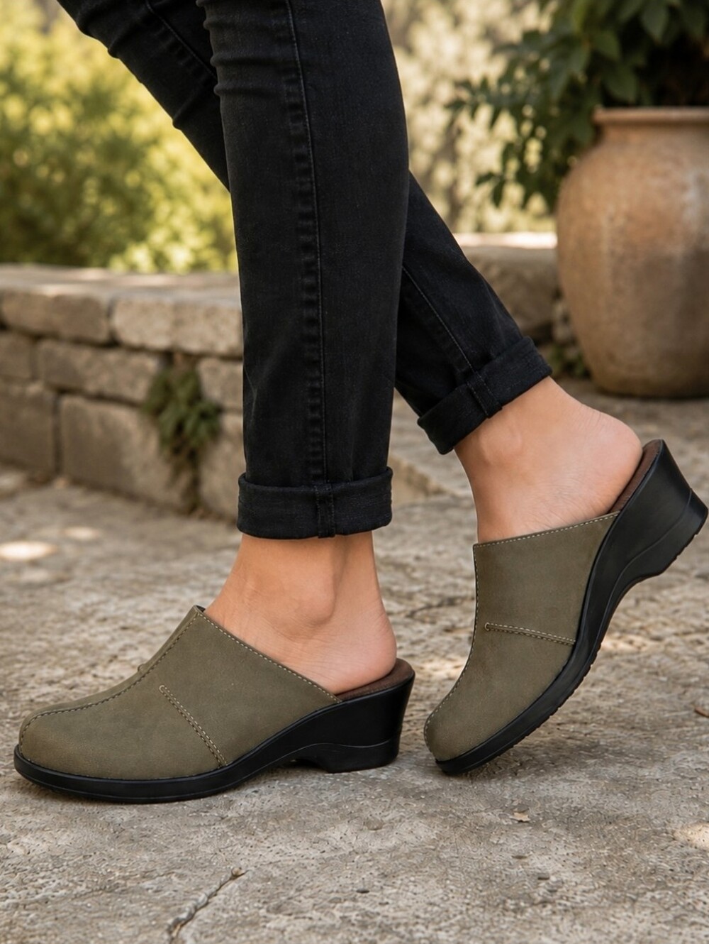 Clarks NEW Delight Y2K Boho Minimalist Nubuck Comfort Wedge Clog Mule 6M
